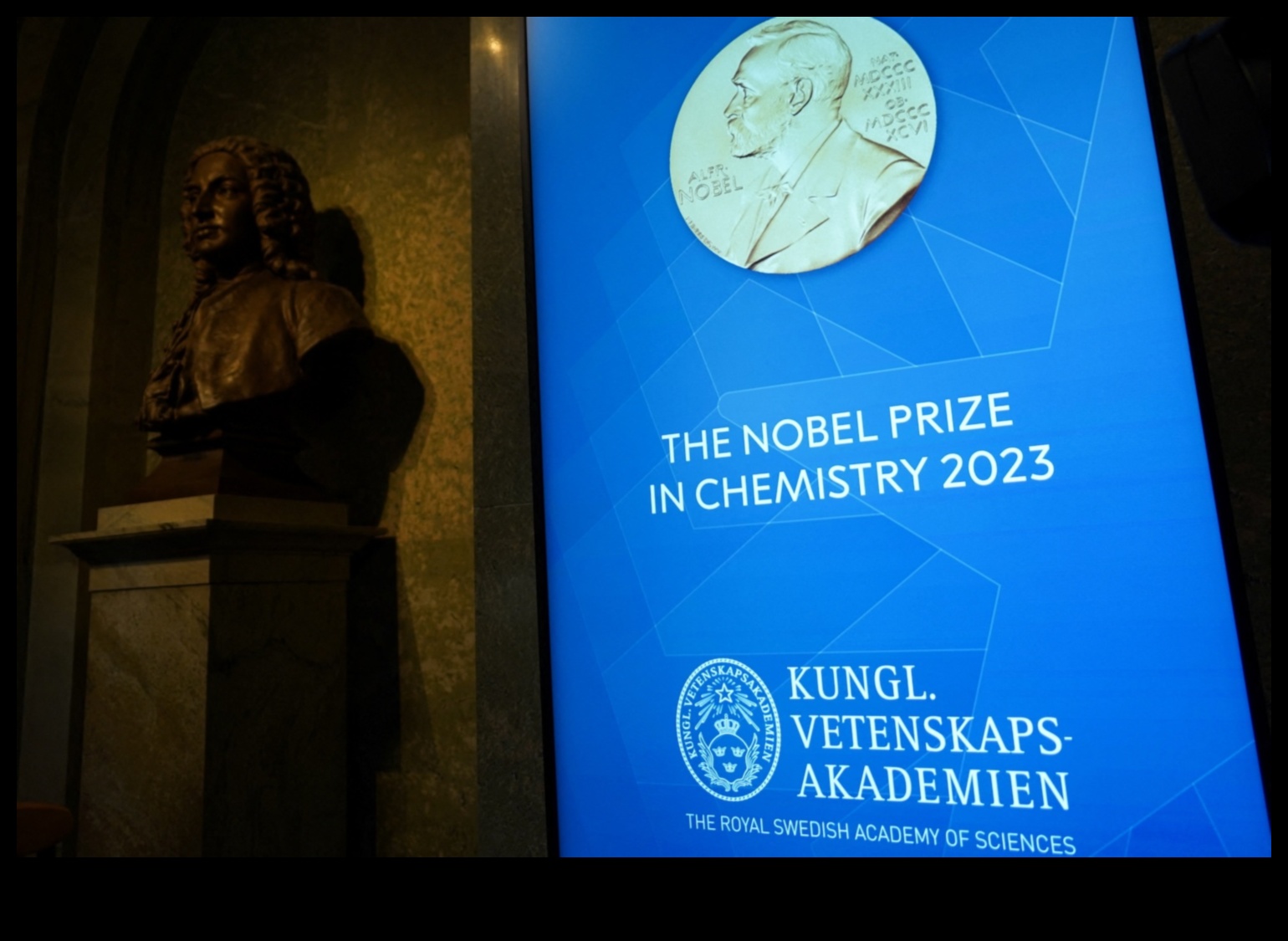 ננו חלוצים: מעצבים את העתיד של אמנות חזותית ופתרונות מדויקים