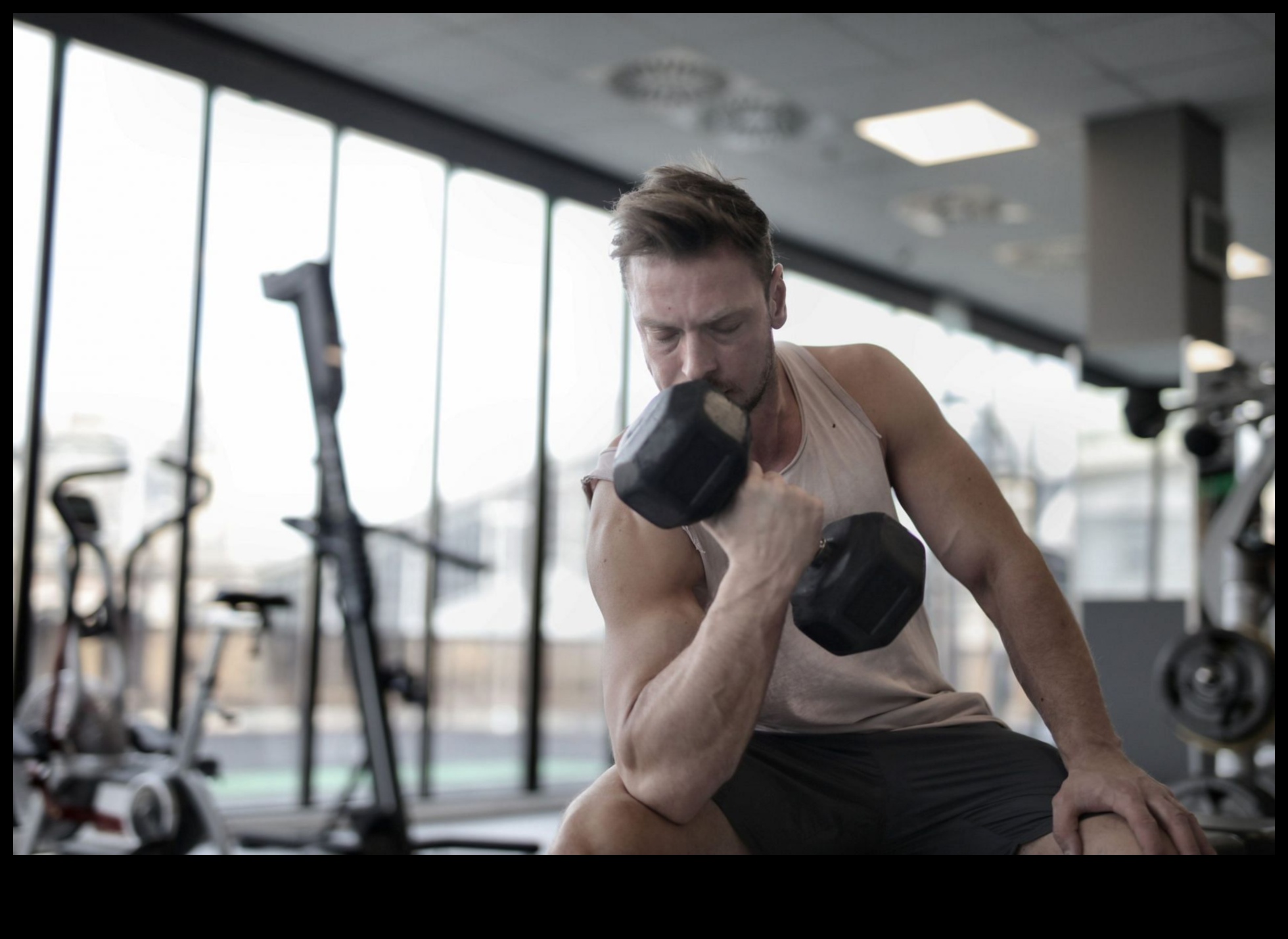 Bicep Bliss: פיסול זרועות חזקות עם אימונים ממוקדים