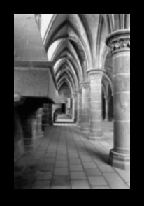 הוד גותי נחשף: מסע בצילום אדריכלי