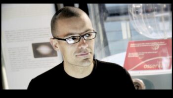 ננו חלוצים: מעצבים את העתיד של אמנות חזותית ופתרונות מדויקים